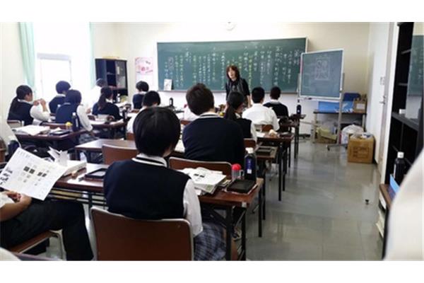 中学生申请日本留学(去日本学艺术一年多少钱)