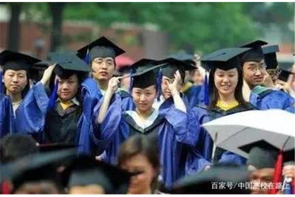 2021年大学生可以当老师吗,全日制大专可以当老师吗?