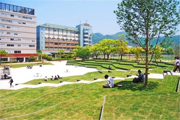 日本九州产业大学,日本福冈有哪些大学?