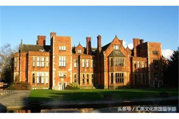 在英国约克大学留学,在加拿大读一年大学需要多少钱?