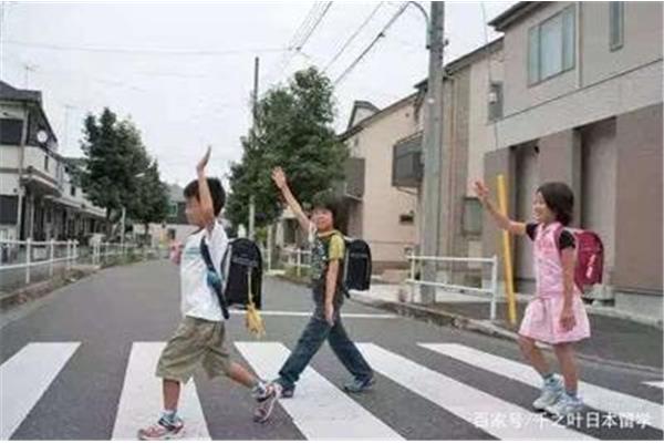 女孩们可以登录日本留学安全吗,张雪峰推荐廉价留学