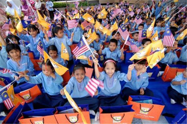 在马来西亚的小学学习需要一年的费用,孩子们去马来西亚上小学